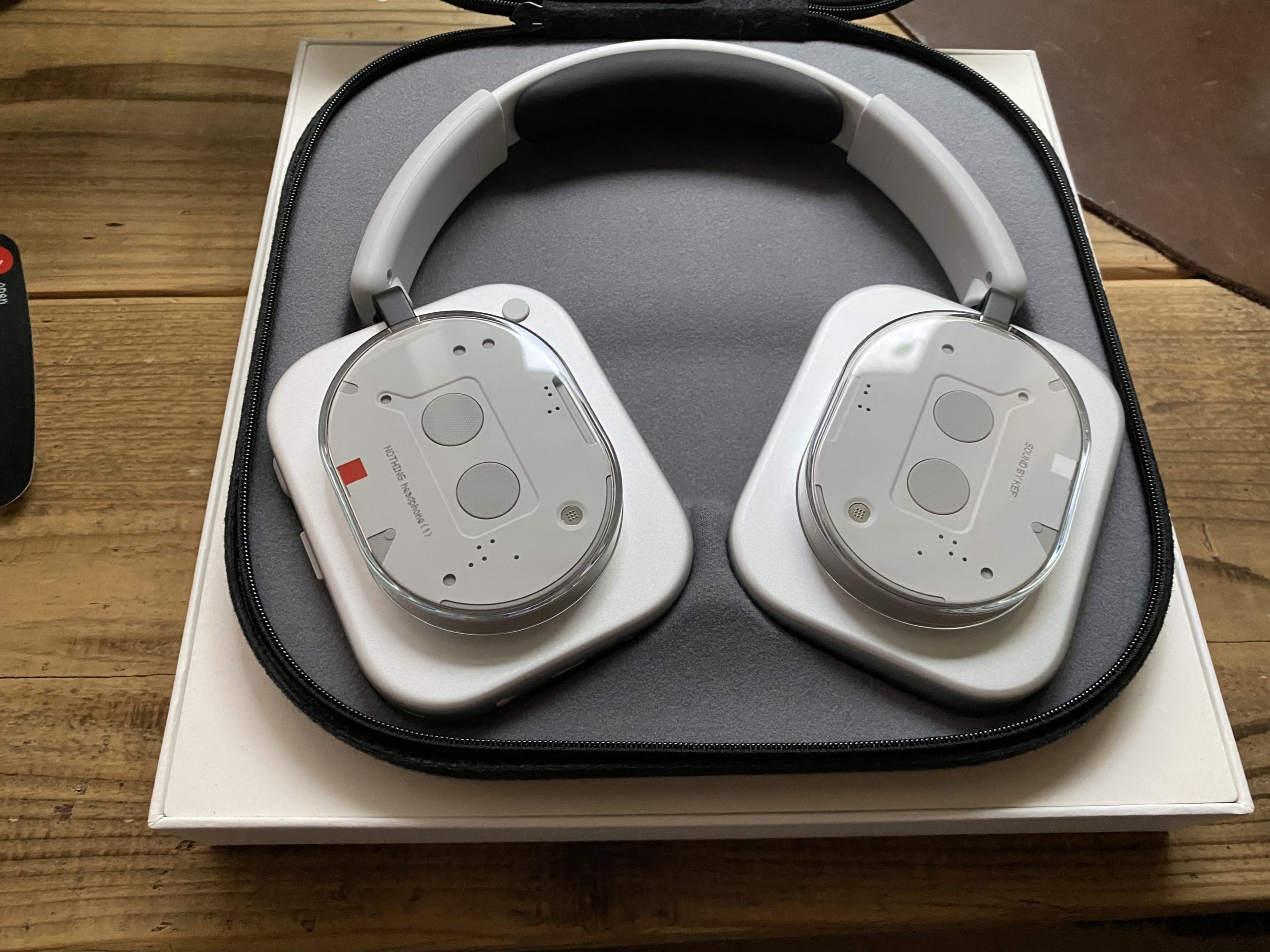 NOTHING headphone (1) è venuto